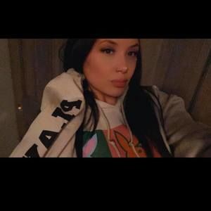 Meet your Posher, Amorea